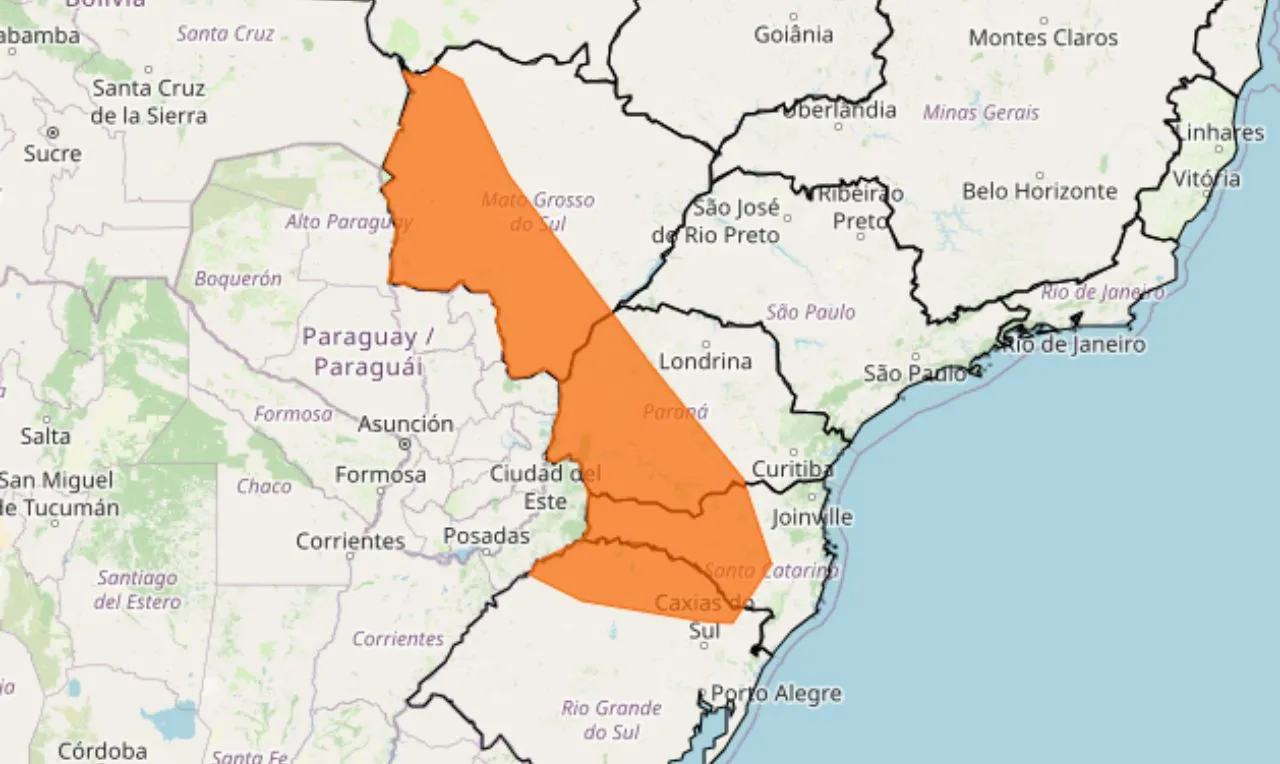 o mapa mostra as áreas em alerta para tempestade e chuva intensa nessas áreas